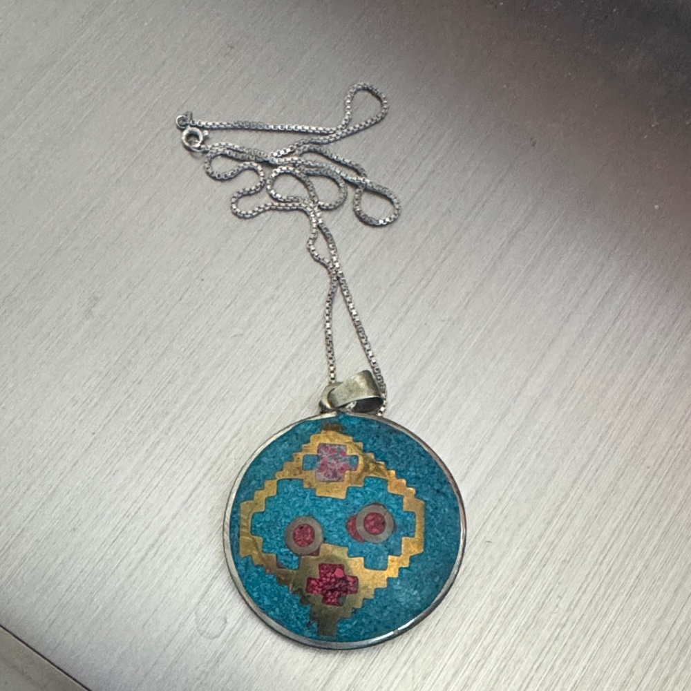 Elegant Silver and Blue Pendant Necklace